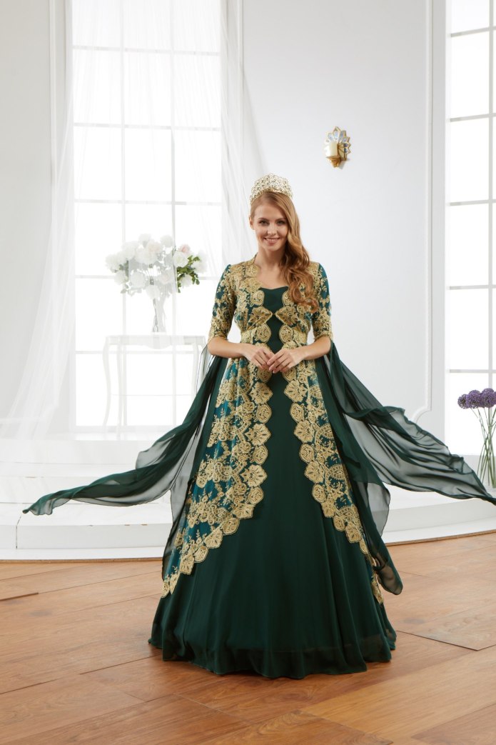 Вечерние платья Садовод