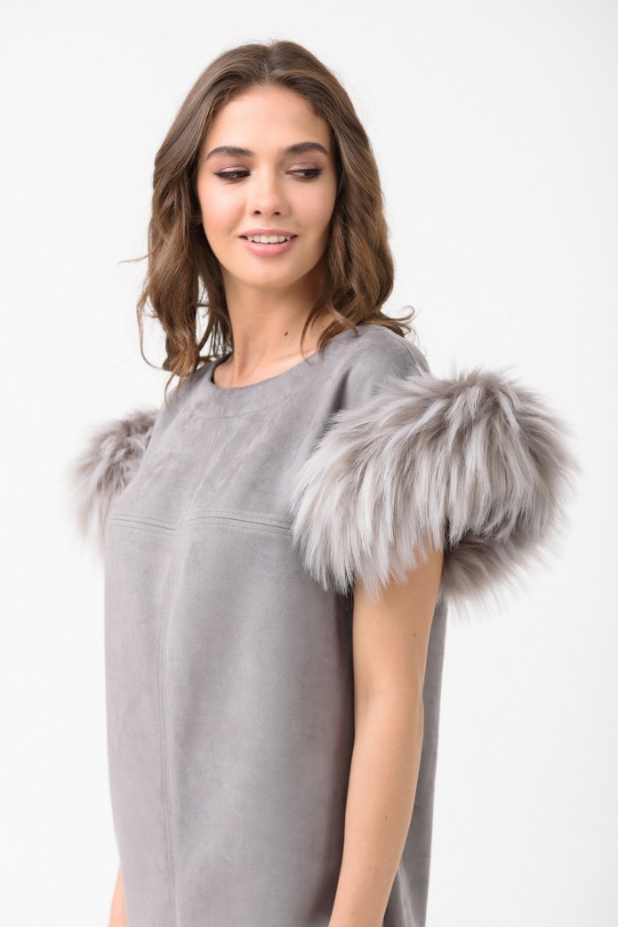 Платье-свитер с мехом
