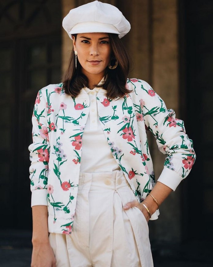 Модная одежда женщина Весна