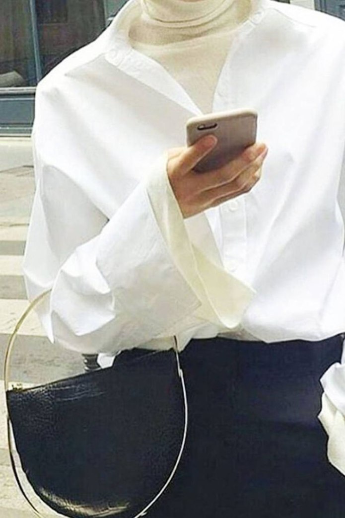 Белая рубашка с водолазкой