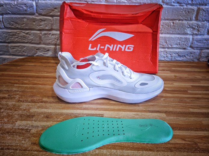 Китайскиекросовки аддидаспуманайк