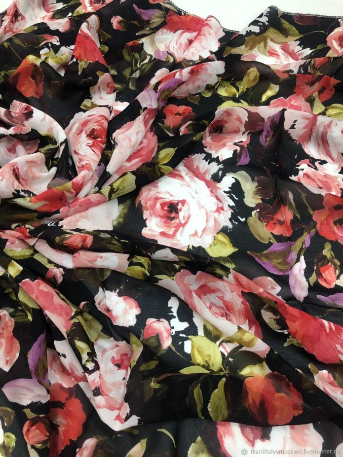 Ткань с крупными цветами