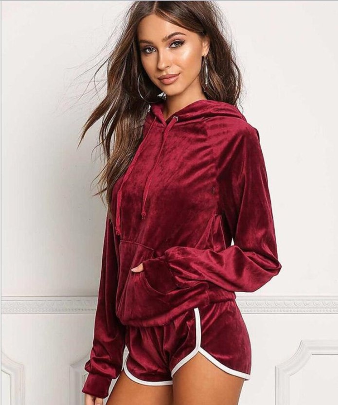 Велюровый костюм