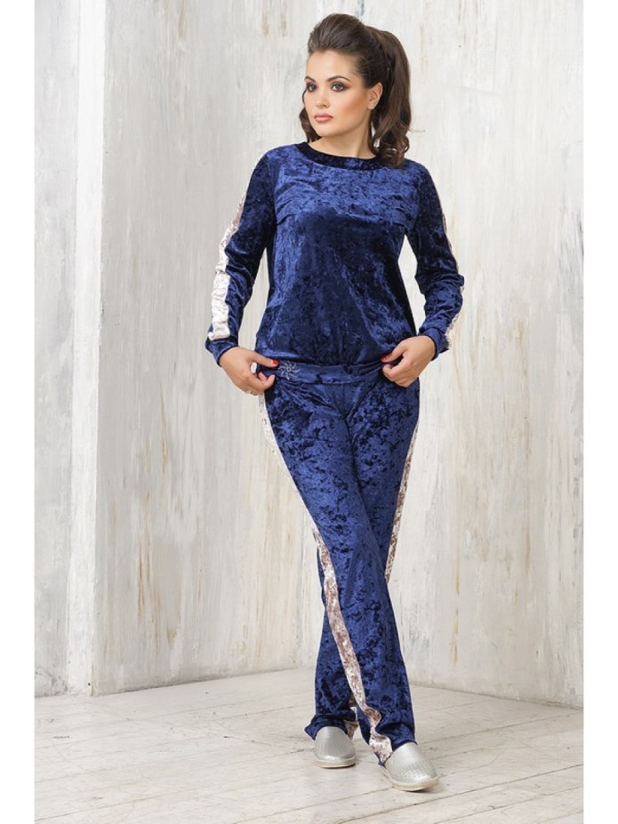 Бархатный спортивный костюм женский