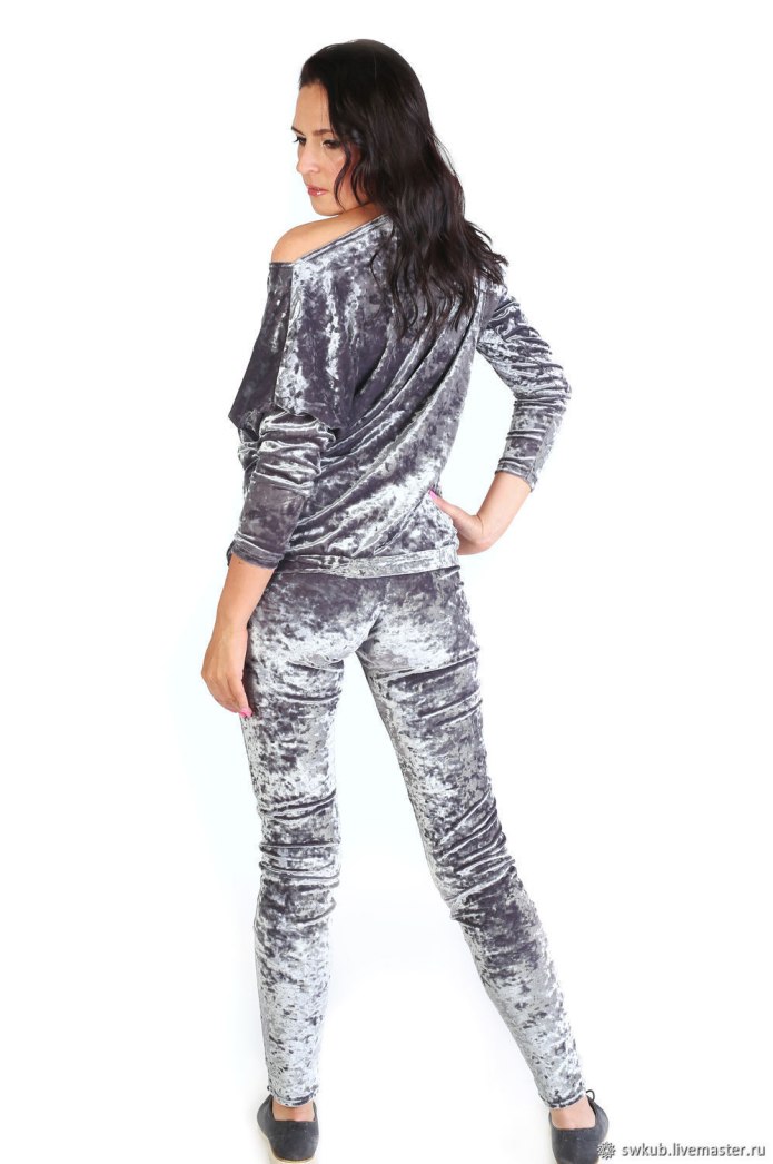 Спортивный костюм из бархата