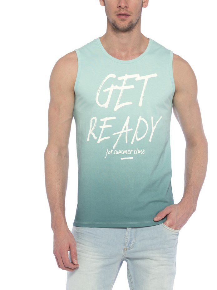 Мятная футболка мужская с чем носить