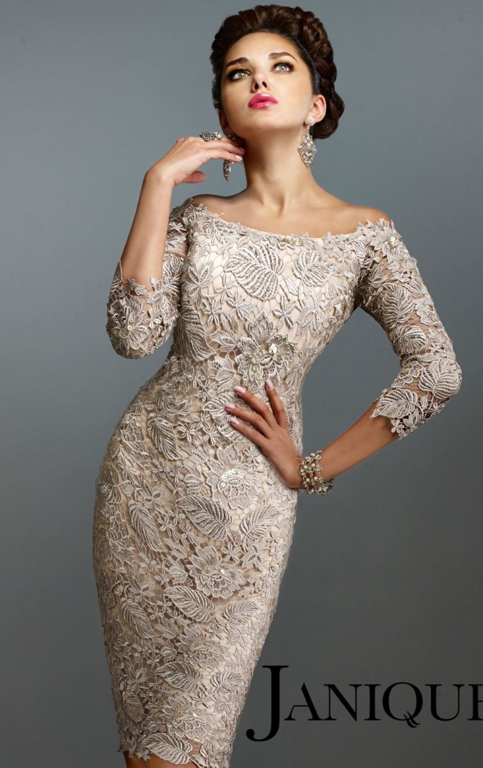 Платье кружевное вечернее