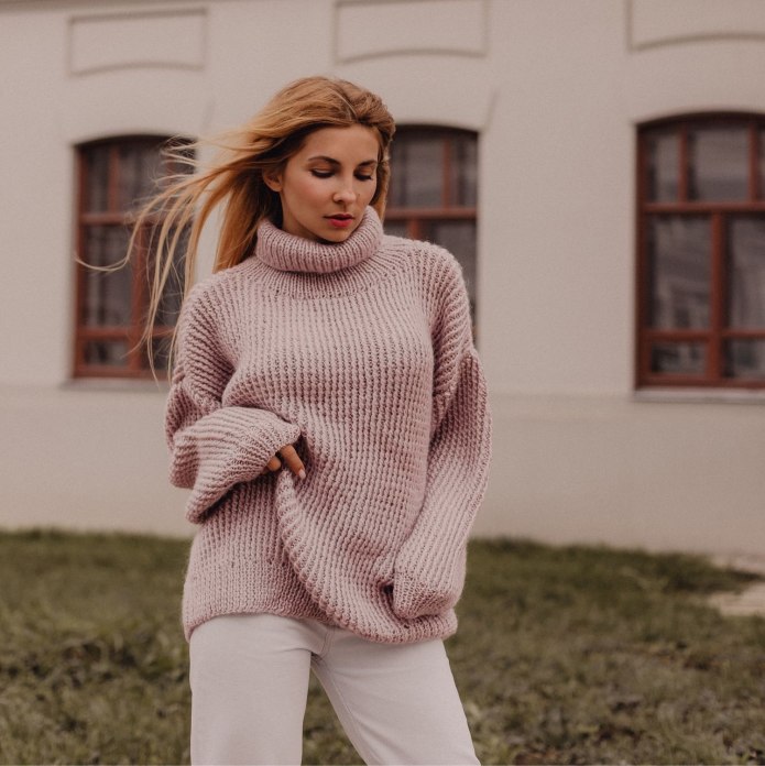 Свитер с горлом