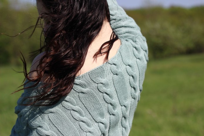 Джемпер с косами