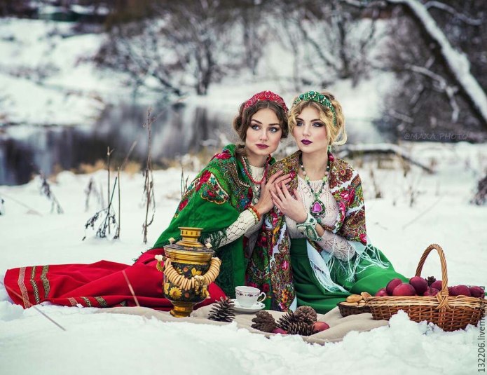 Фотосессия в русском стиле зимой
