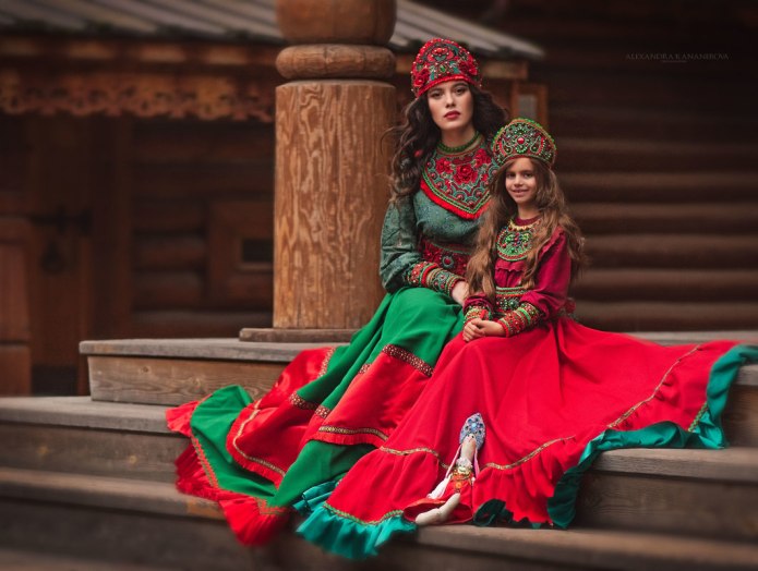 Стилизованные костюмы в русском стиле