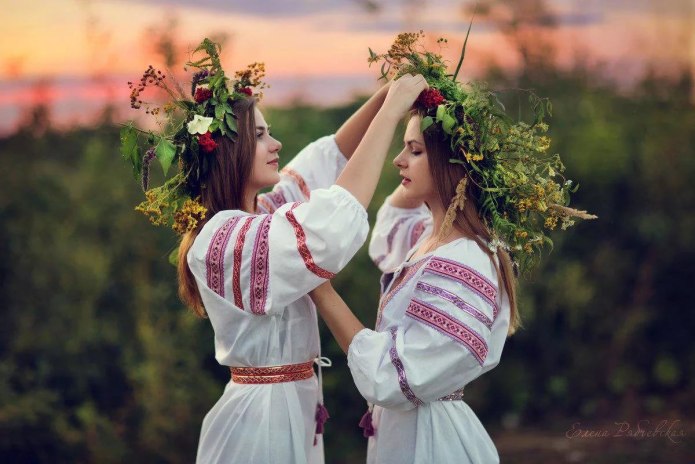Славянки на Ивана Купала