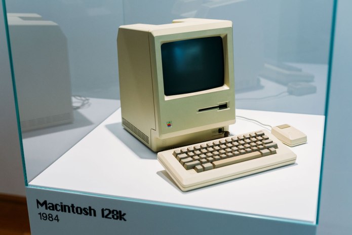 Эппл макинтош 1984