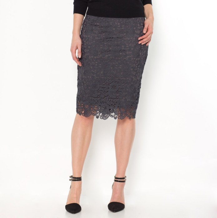 Прямая юбка с кружевом