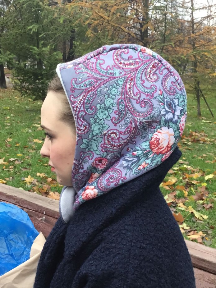 Шапка из павлопосадского платка