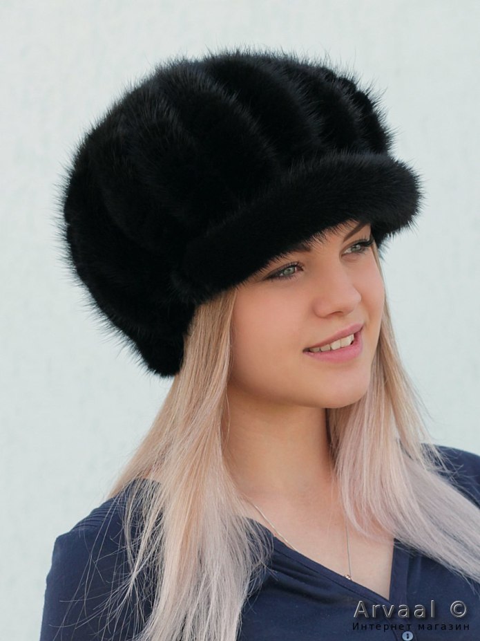 Кепки женские из вязаной норки