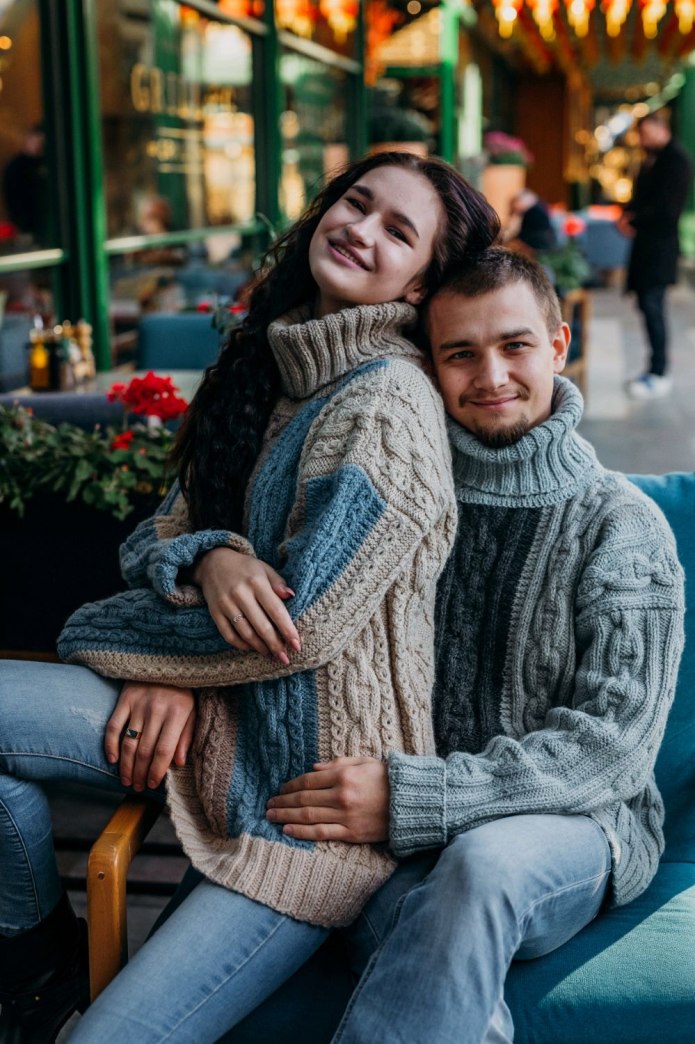 Парные вязаные свитера
