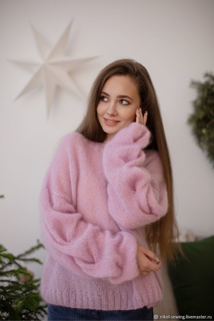 Белая пушистая кофта