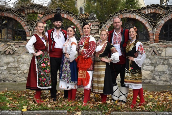 Болгарский национальный костюм