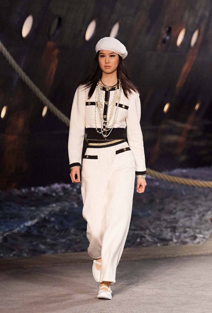 Chanel джинсы черные