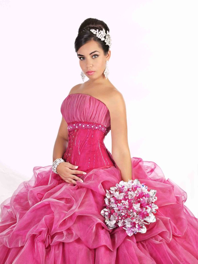 Quinceanera платья