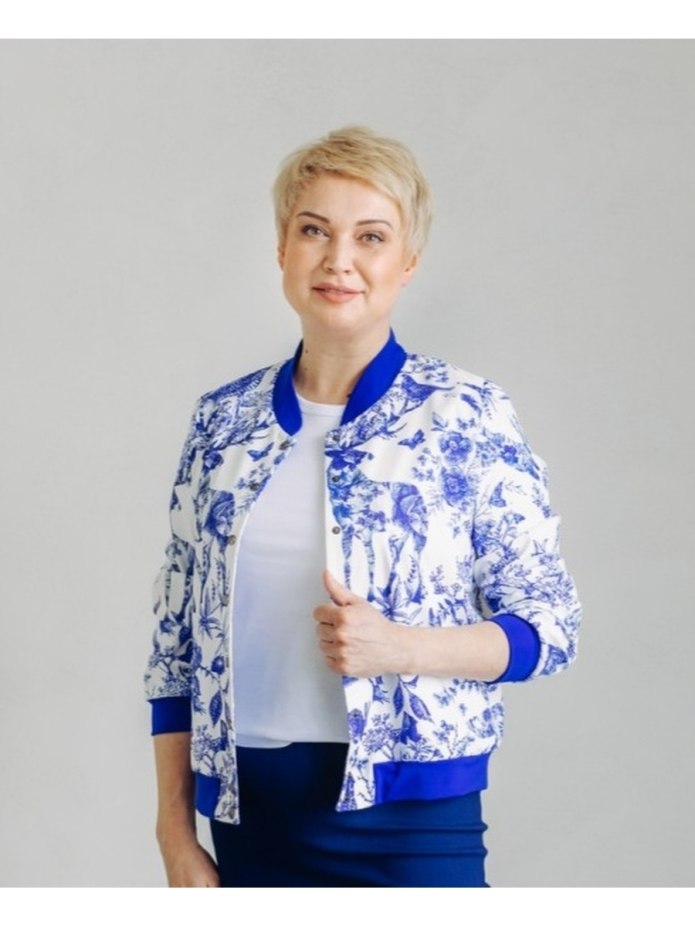 Бомбер женский 2022