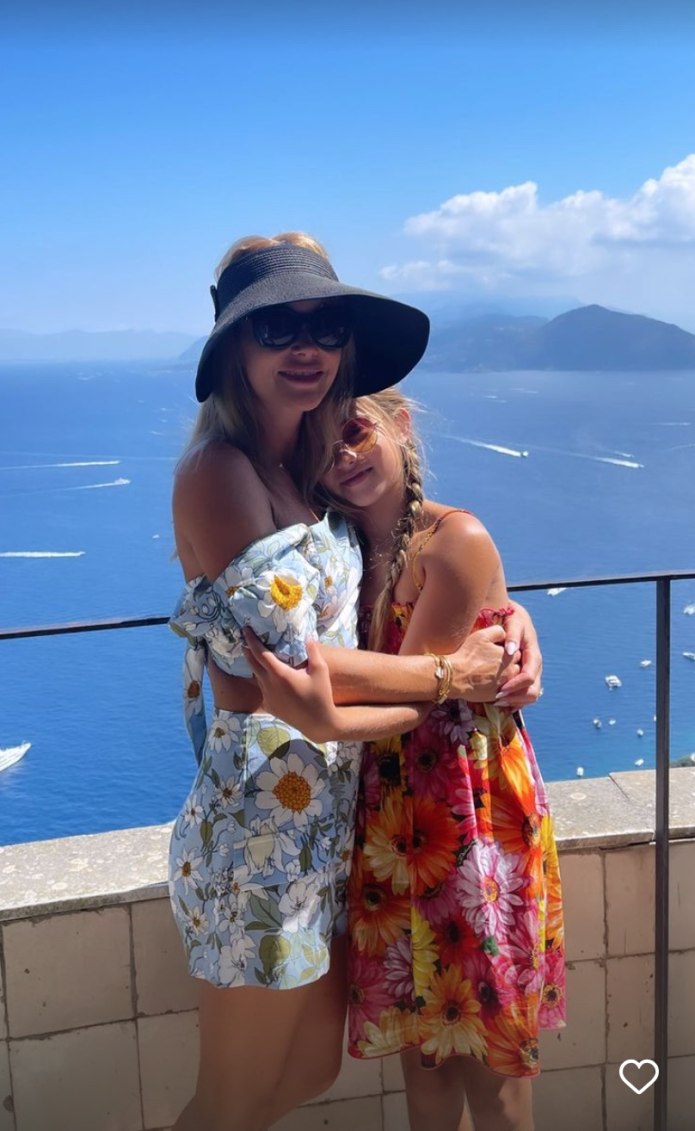 Платье рубашка свободного кроя