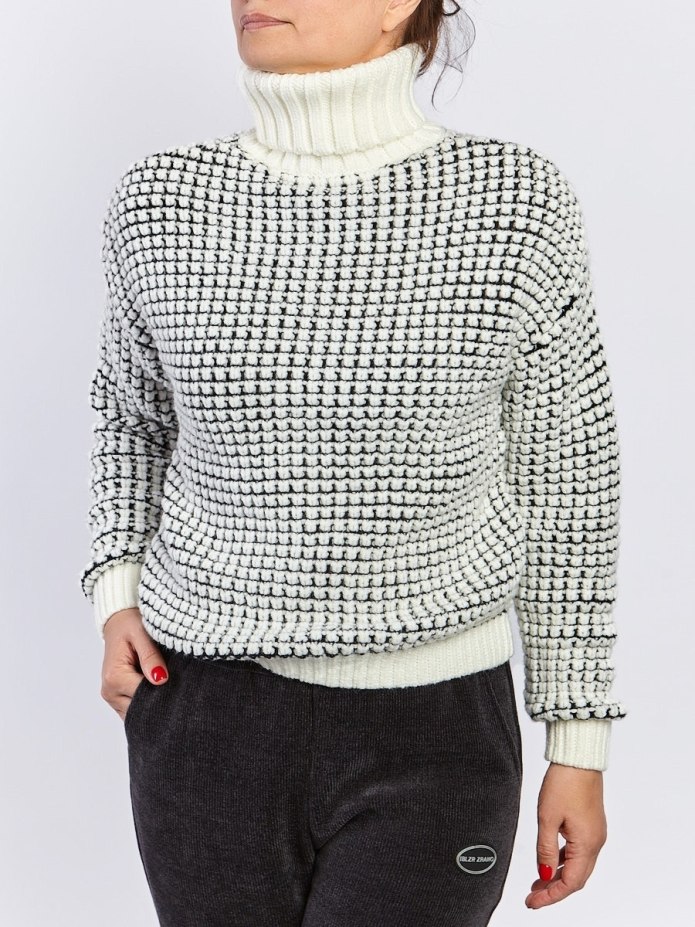 Свитер под горло мужской вязаный