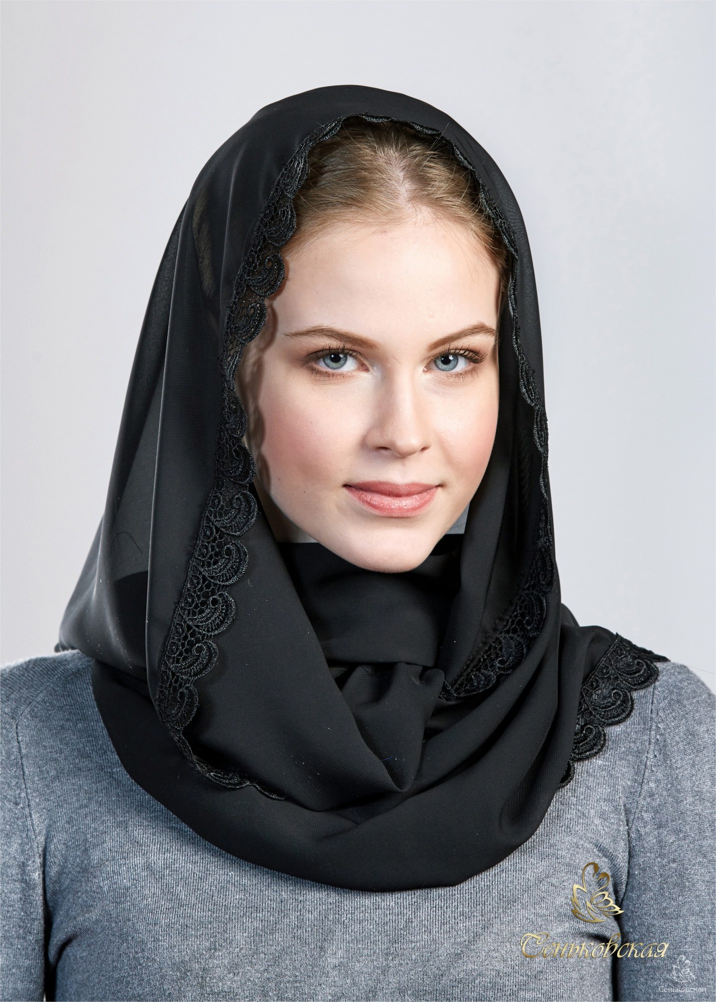 Валдберис платки. Платок. Женщина в черном платке. Черный платок. Платок женский на голову.