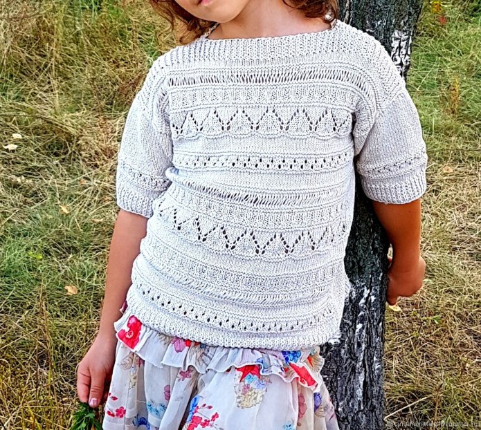 Летняя ажурная кофточка спицами сверху