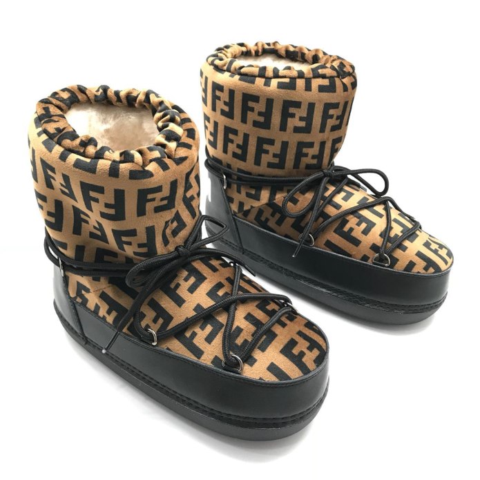Луноходы женские Moon Boot