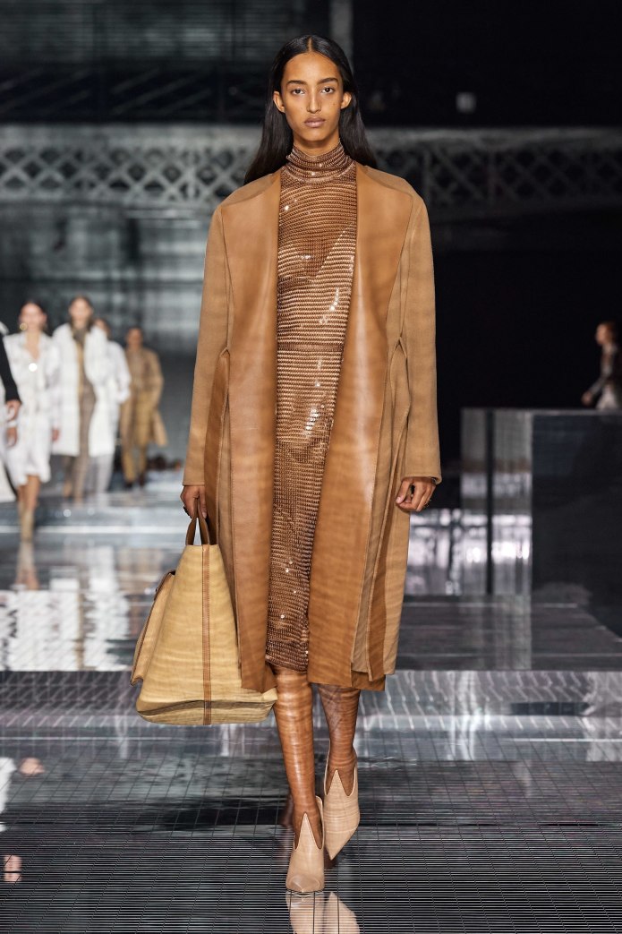 Burberry 2021 осень зима