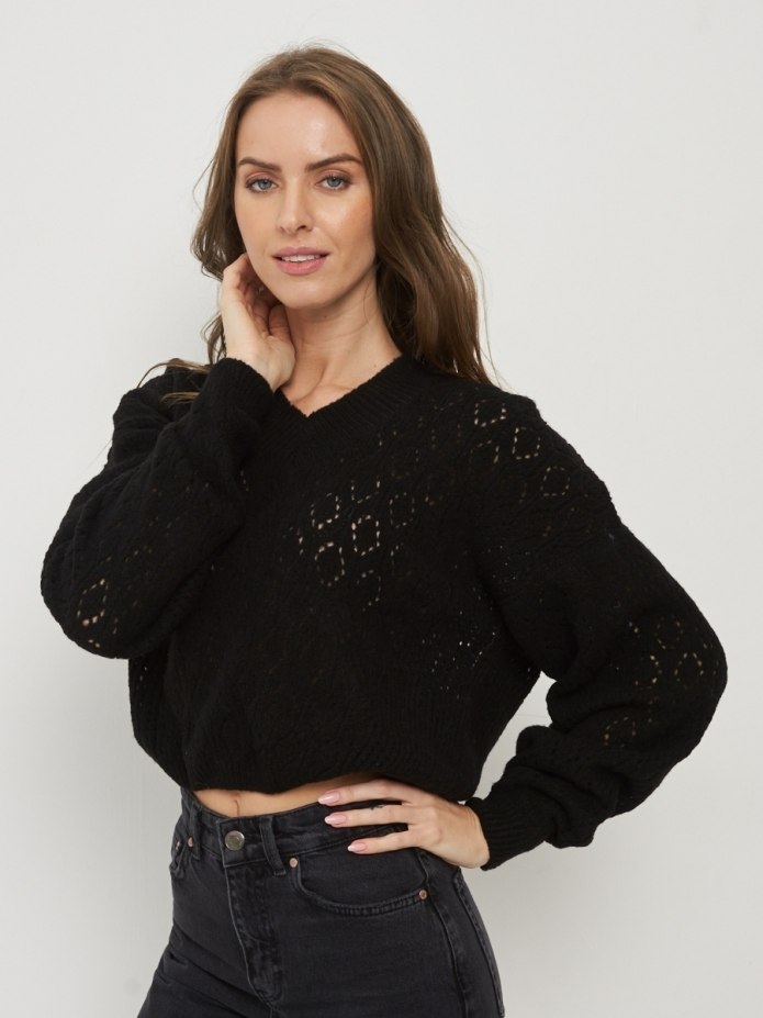 Кофта женская Pull Bear MRX 24 черная с капюшоном с молнией укороченная