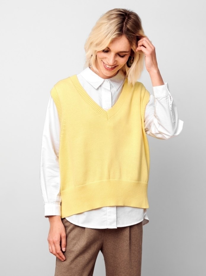 Жилет свитер женский