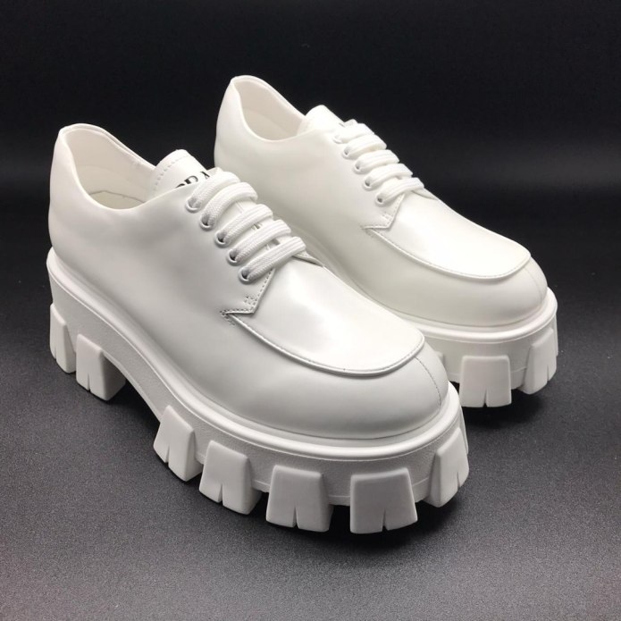 Лоферы Prada женские