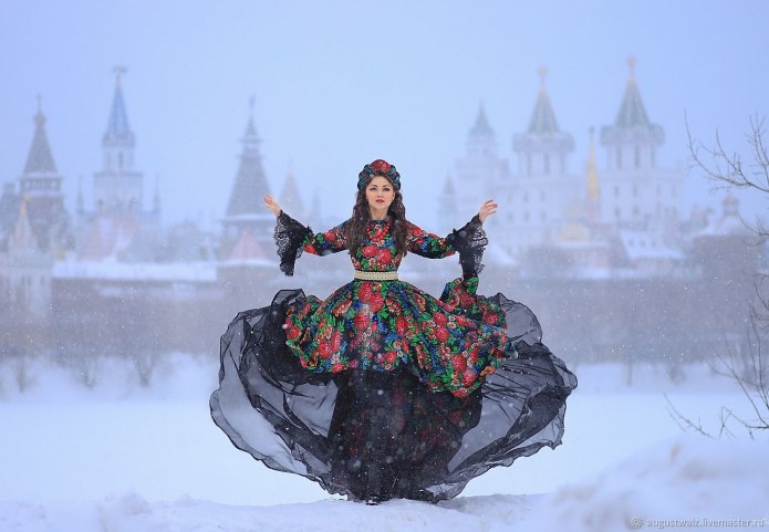 Бальные платья