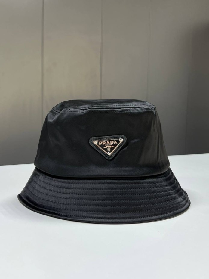 Prada linea Rossa Панама