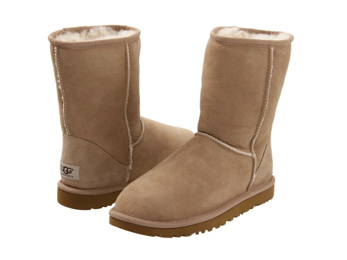UGG Kids Classic short Sand