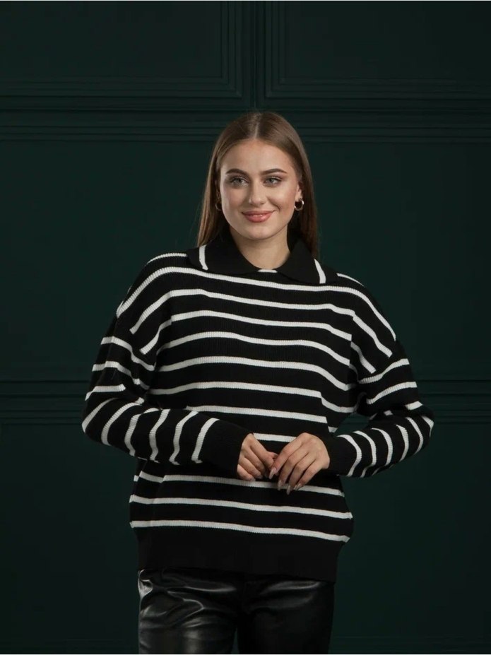 Свитер в полоску женский