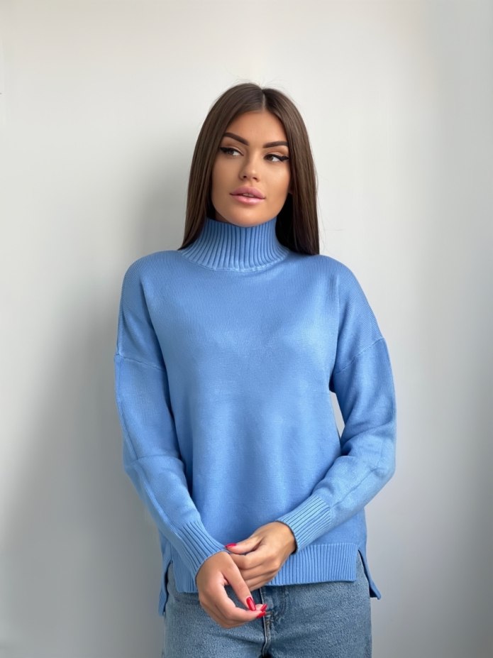 Удлиненный свитер с горлом