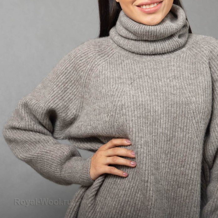 Джемпер с горлом