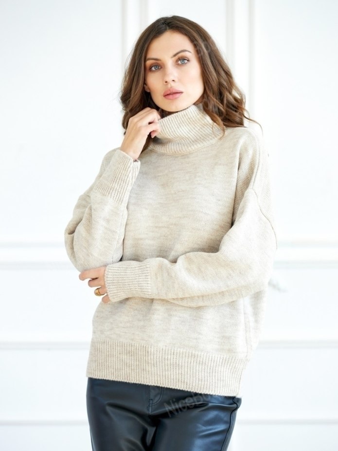 Свитер женский