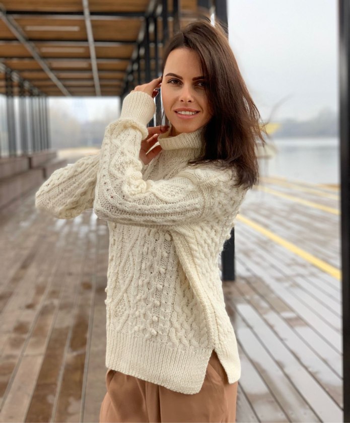 Свитера женские модные