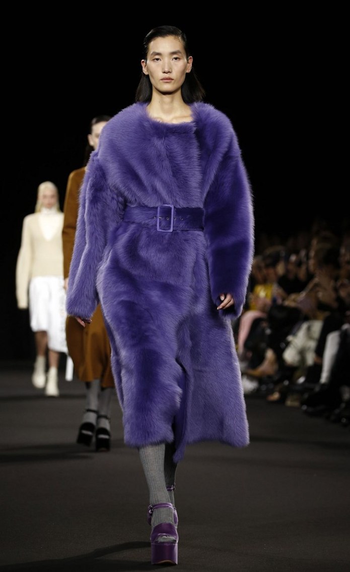 Vogue шубы 2021