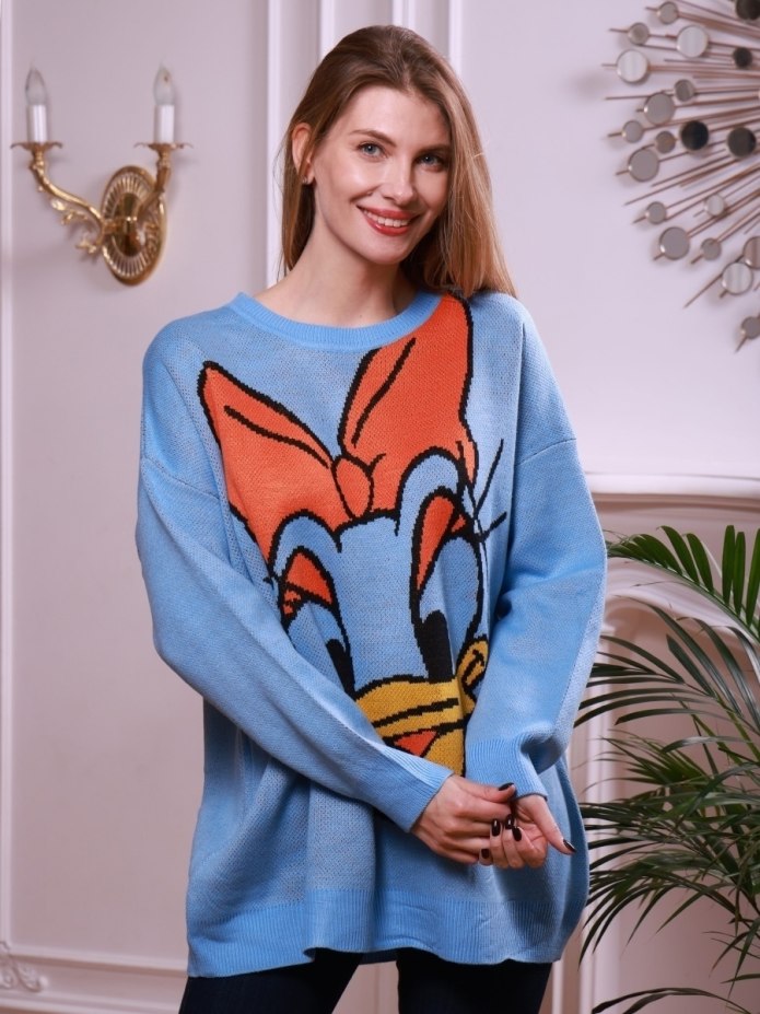 Вязаный свитер женский