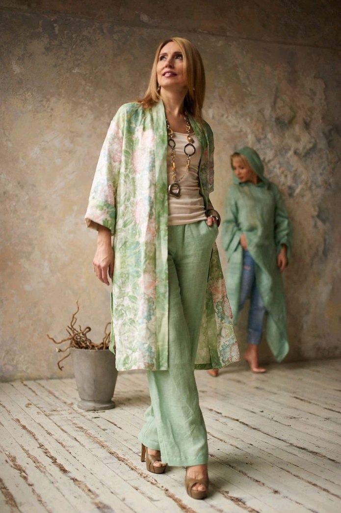 Льняной костюм