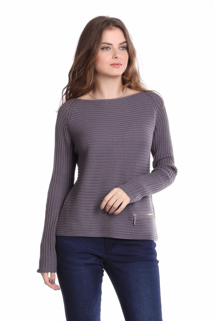 Бордовый свитер женский