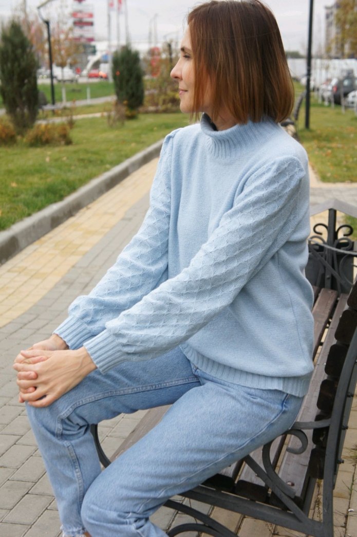 Свитер женский