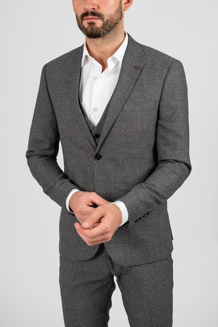Daniel Perry костюмы