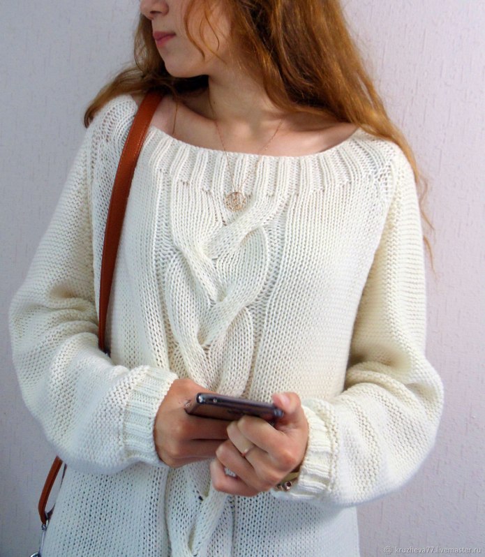 Кофта из ангоры с ажурными вставками